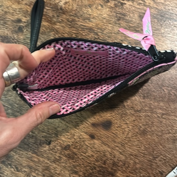 Vera Bradley Ella Wristlet Pink Elephants Breast Cancer Awareness Pattern - Picture 4 of 9